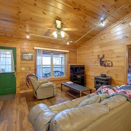 Cozy Deer Glen Cabin With Private Hot Tub And Porch! Bryson City Eksteriør billede