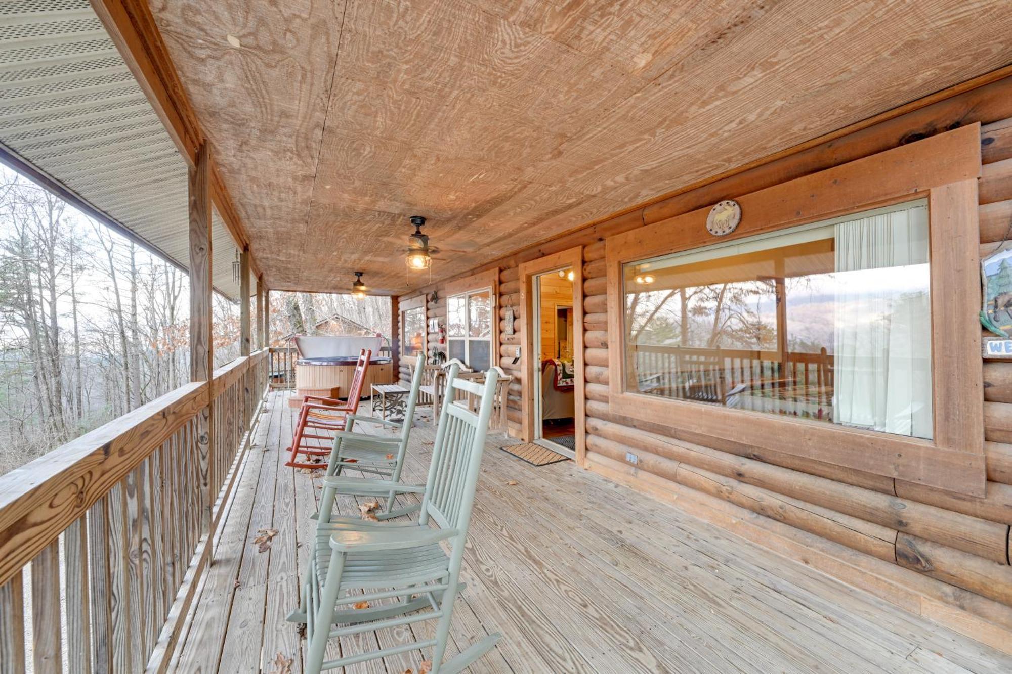 Cozy Deer Glen Cabin With Private Hot Tub And Porch! Bryson City Eksteriør billede