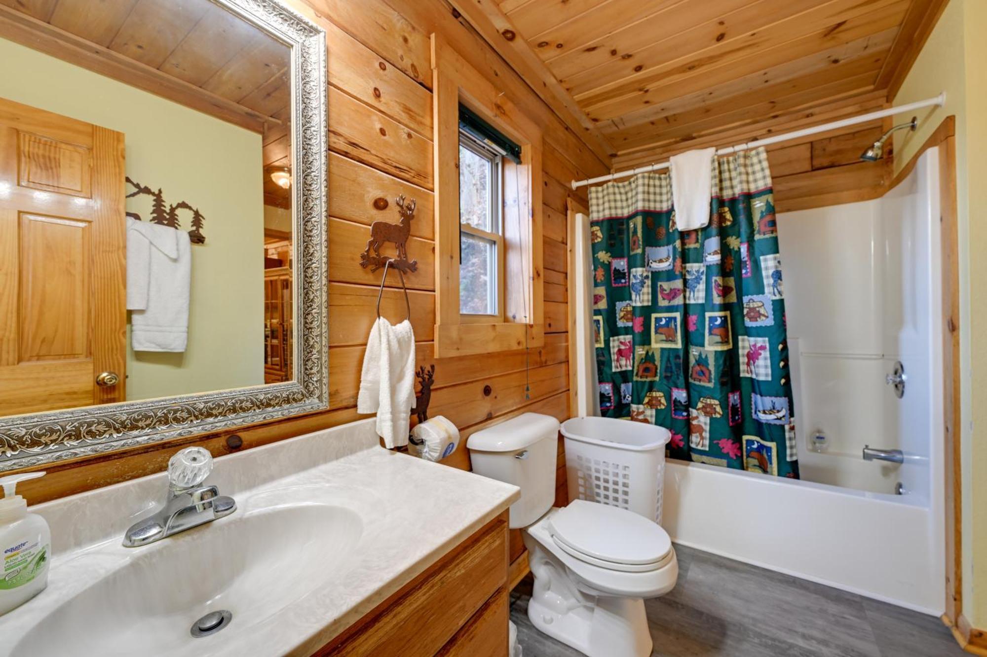 Cozy Deer Glen Cabin With Private Hot Tub And Porch! Bryson City Eksteriør billede