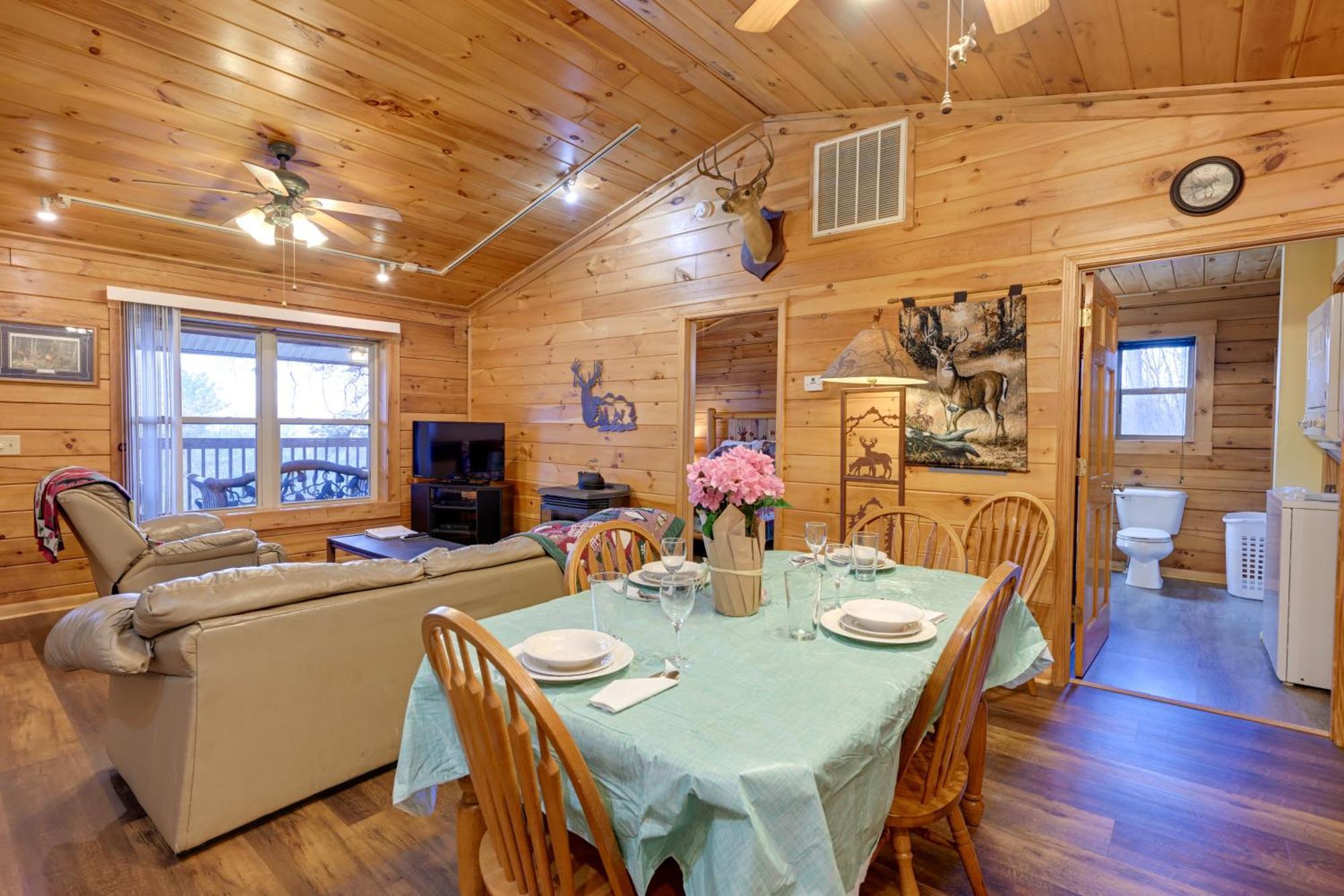 Cozy Deer Glen Cabin With Private Hot Tub And Porch! Bryson City Eksteriør billede